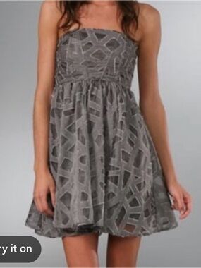 Alice + Olivia Strapless Gray Geometric Lace Dress